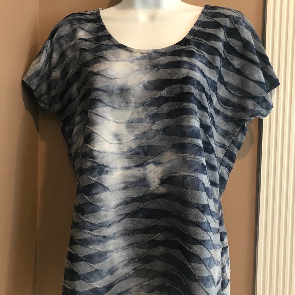 Ladies Small Tie Dye Blue Short Sleeve Top